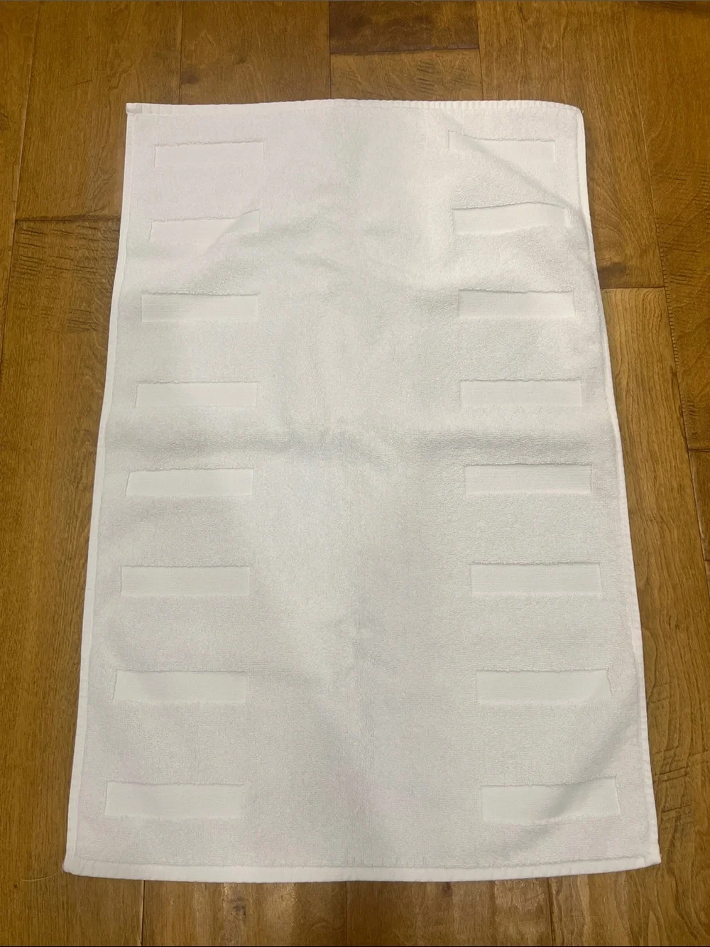 Set of 2 White Bath Mats